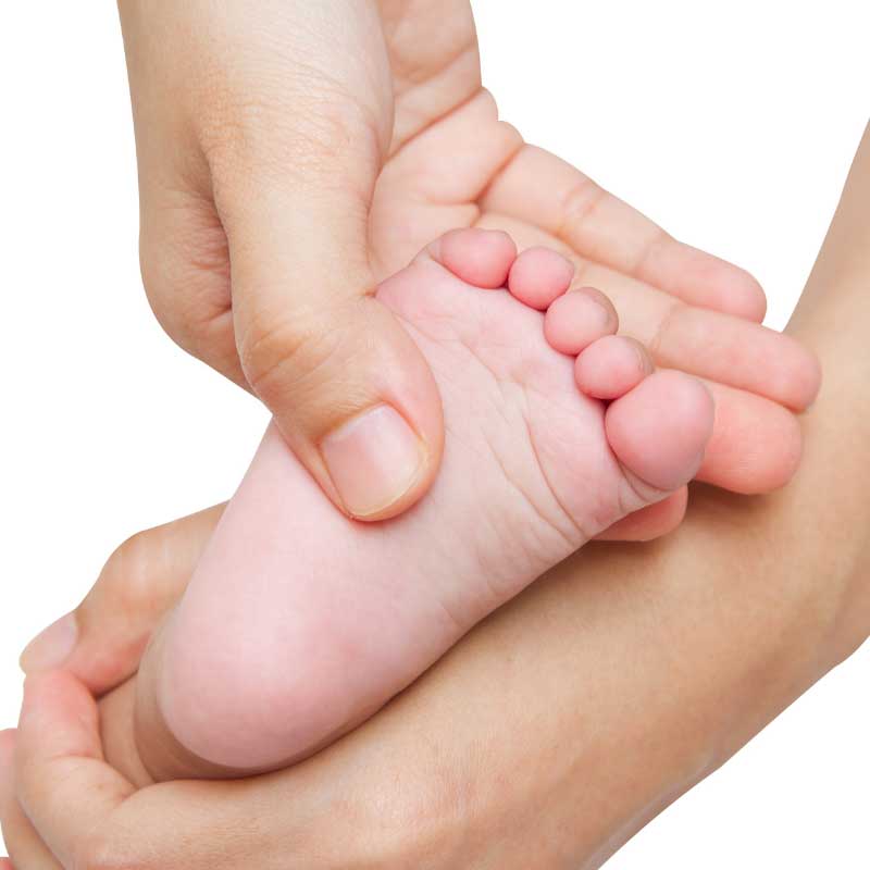 masaža bebinih stopala